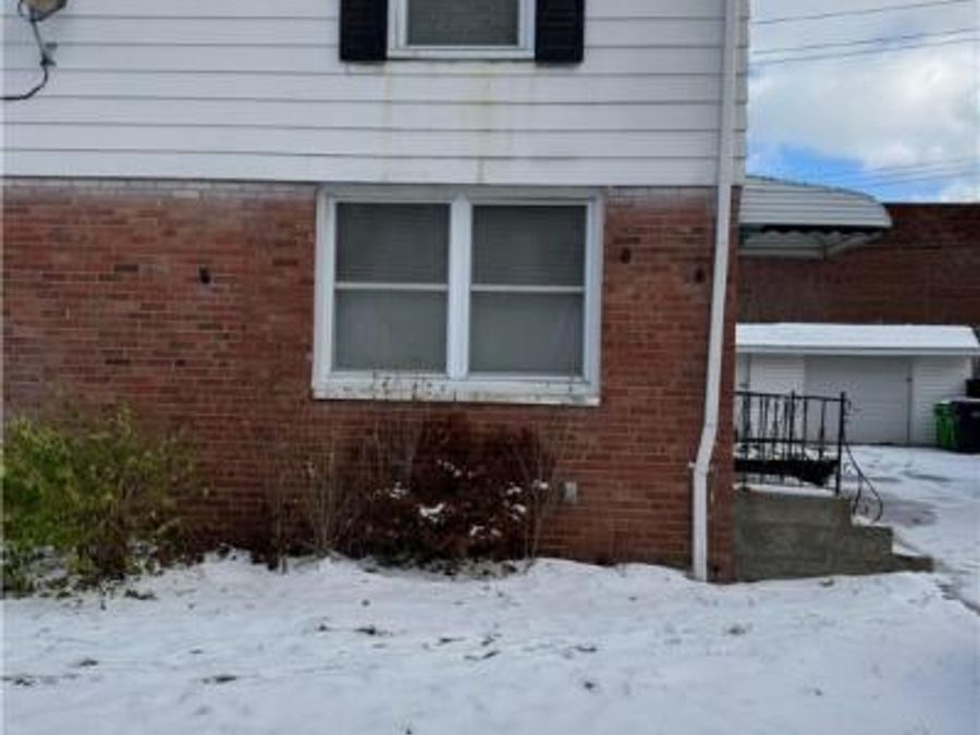 1555 E 256th Street, Euclid, OH 44132 Photo 1