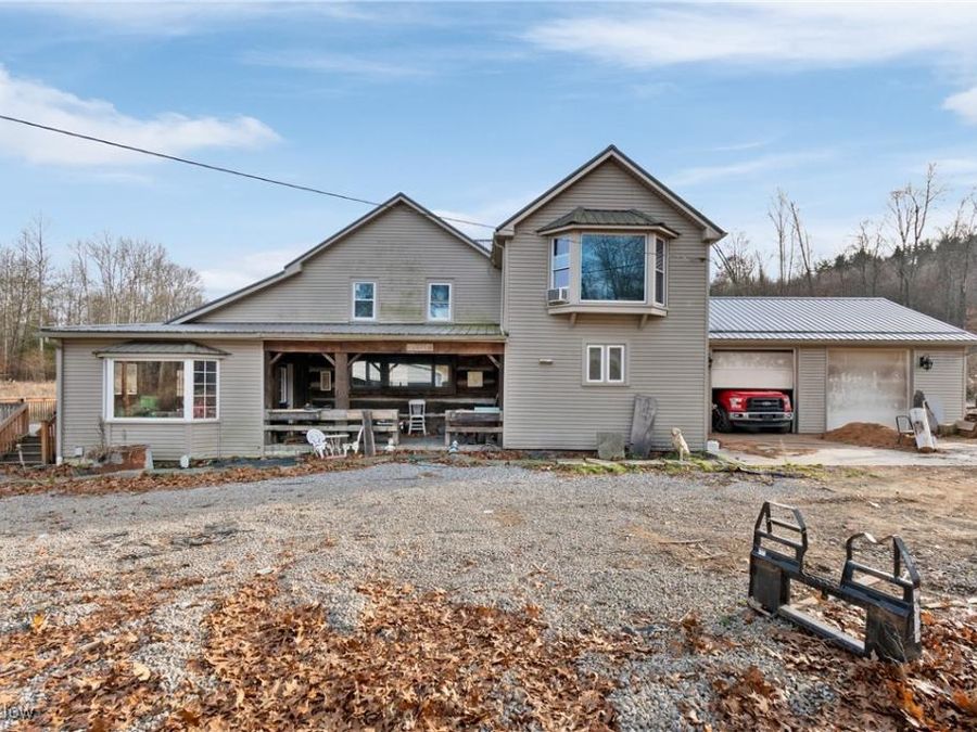 9204 Sandyville Road NE, Mineral City, OH 44656 Photo 1