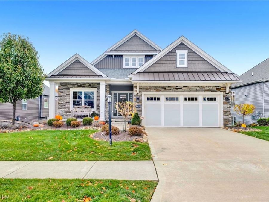 10153 Village Lane, Brecksville, OH 44141 Photo 1