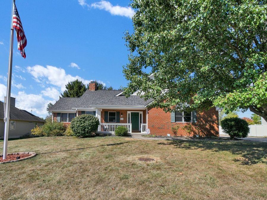 26 Bluegrass Drive SW, Pataskala, OH 43062 Photo 1