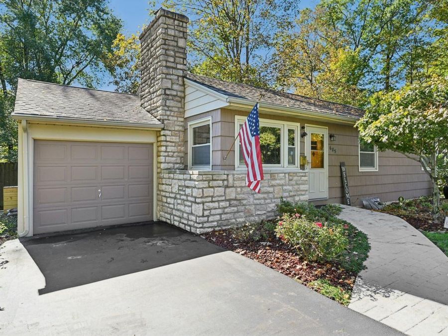 685 Yaronia Drive N, Columbus, OH 43214 Photo 1