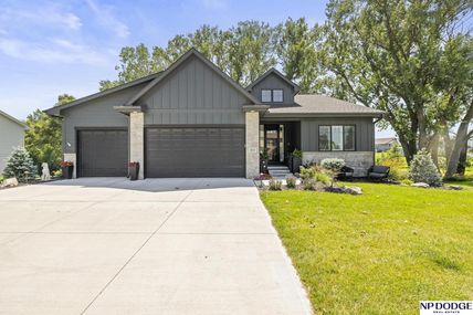 18221 Redwood Street , Omaha, NE 68136