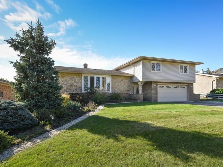 317 Park Drive, Brooklyn Heights, OH 44131 Photo 1