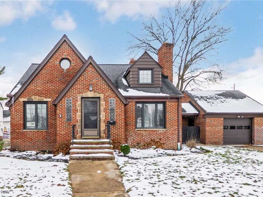 7805 Renwood Drive, Parma, OH 44129 Photo 1