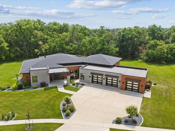 1258 Cherry Ridge Court, Dubuque, IA 52003