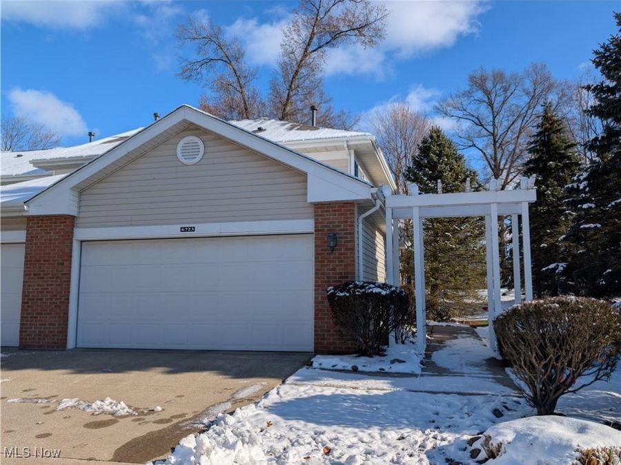 6723 N Ivy Lane, Middleburg Heights, OH 44130 Photo 1