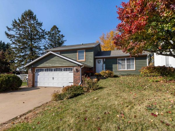 499 Tamarack Court, Dubuque, IA 52003