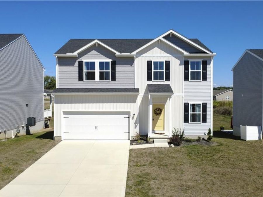 3047 Mcintosh Drive NE, Louisville, OH 44641 Photo 1