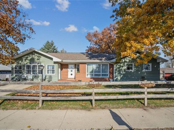 4307 220th Trail , Amana, IA 52203