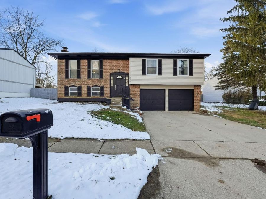 2337 Warfield Drive , Grove City, OH 43123 Photo 1