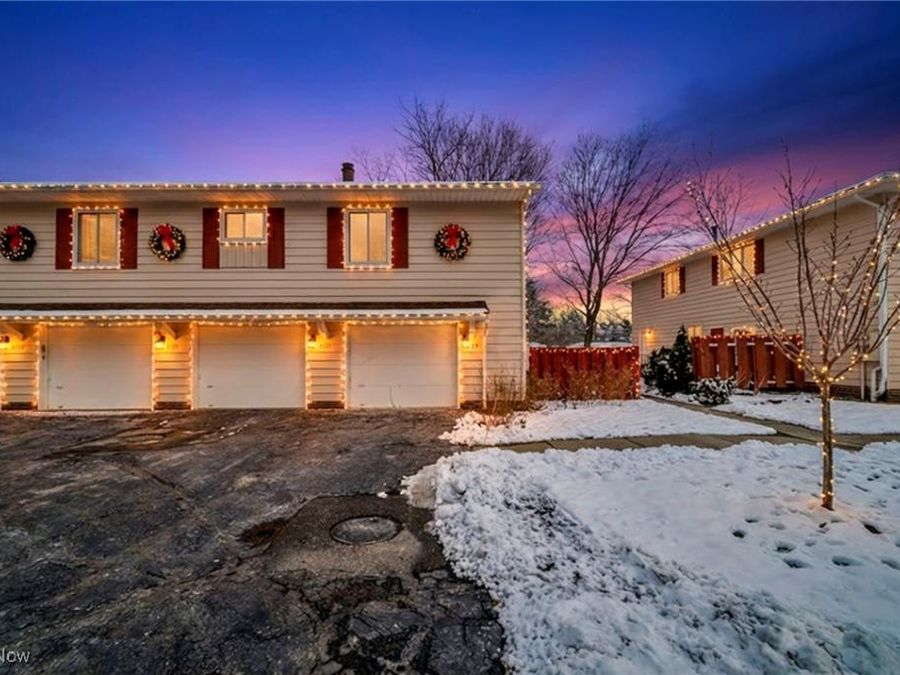 8729 Fox Rest Drive , Unit 6-24, Brecksville, OH 44141 Photo 1