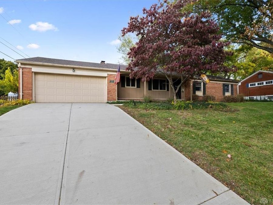 617 Laurelann Drive, Dayton, OH 45429 Photo 1