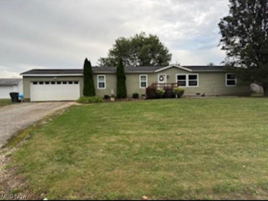 14422 Sturbridge Road NE, Alliance, OH 44601 Photo 1