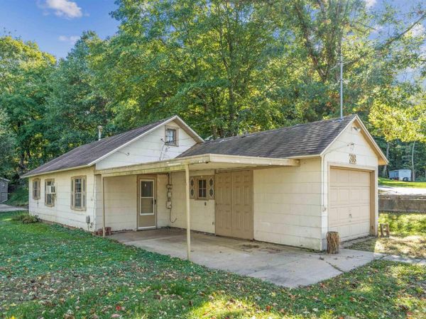 318 12TH Street, Rapids City, IL 61278