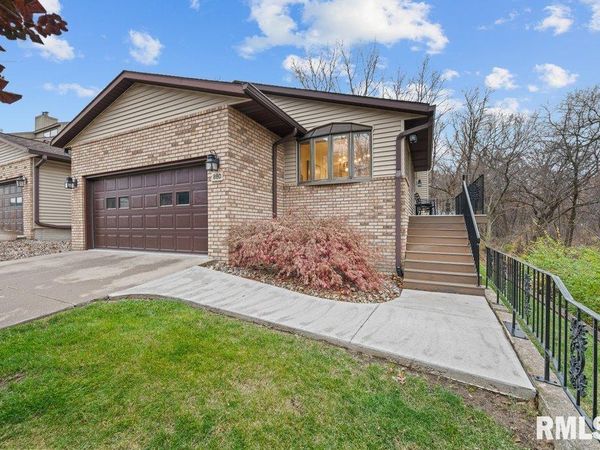 880 47th Avenue, Unit 2, East Moline, IL 61244