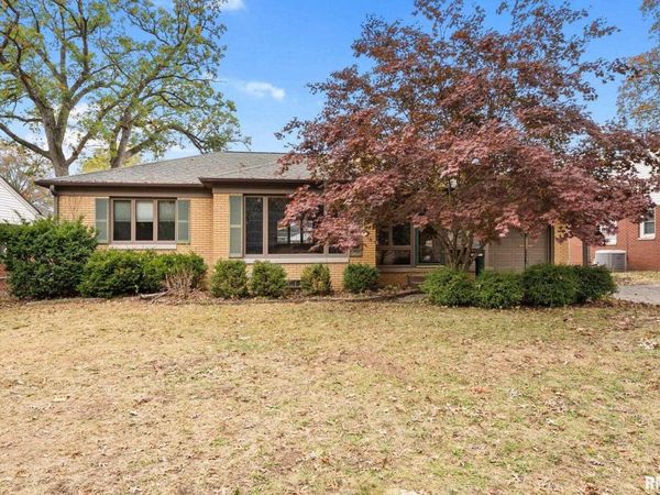 2721 30th Ave Avenue, Rockisland, IL 61201