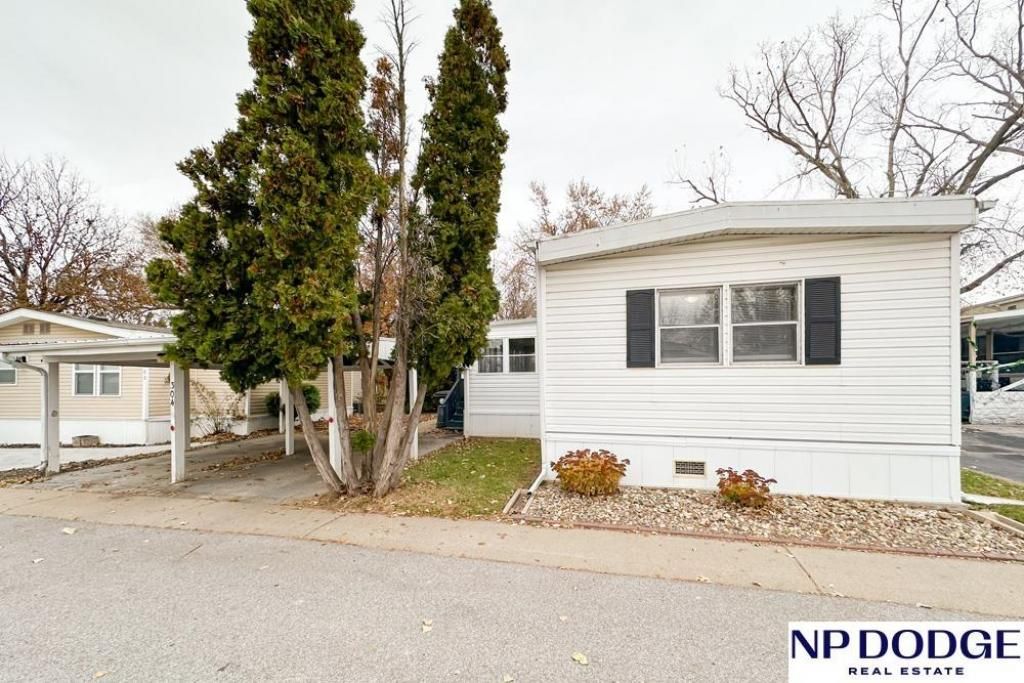 12620 Manderson Plaza , Unit 304, Omaha, NE 68164