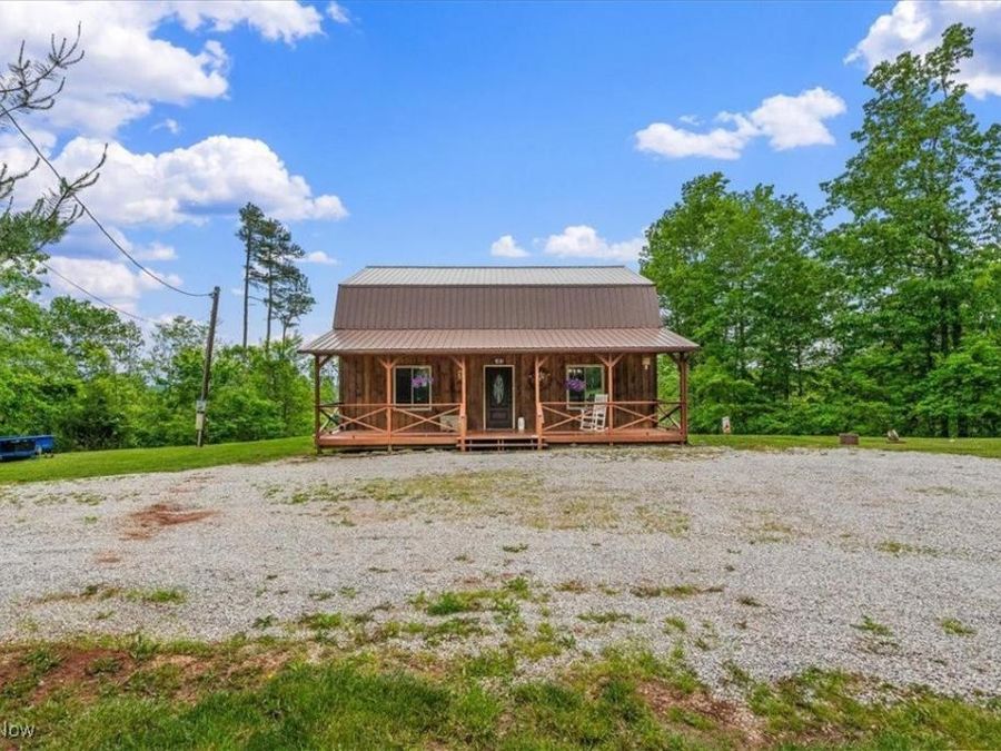 992 Munday Road , Elizabeth, WV 26143 Photo 1