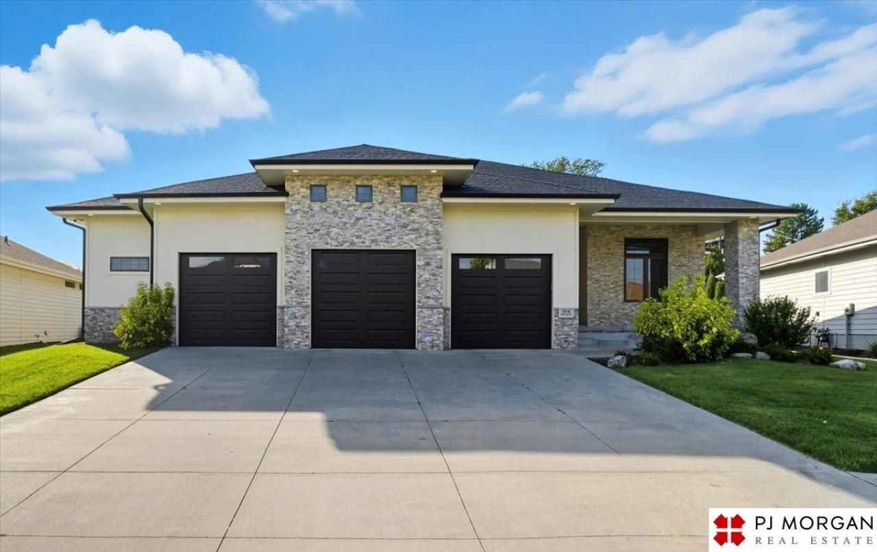 914 Elk Ridge Drive , Elkhorn, NE 68022