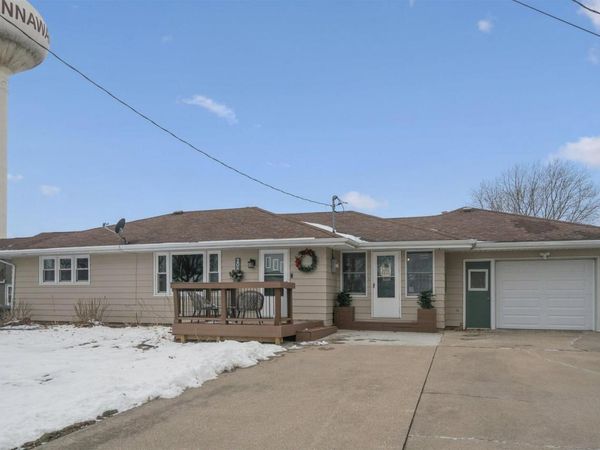 208 N DEPOT Street, Annawan, IL 61234
