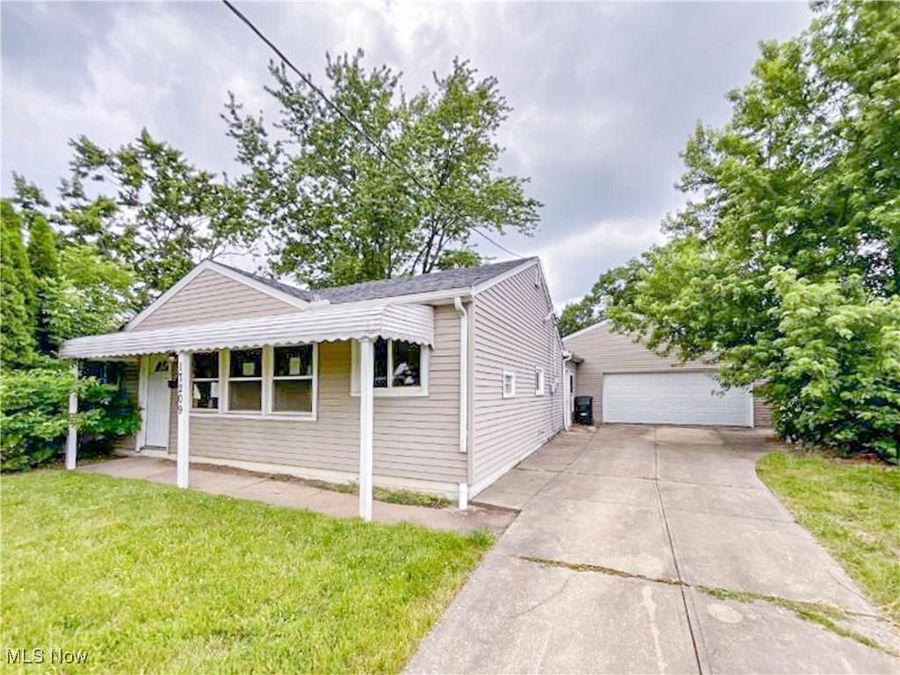 17209 Palda Drive , Cleveland, OH 44128 Photo 1