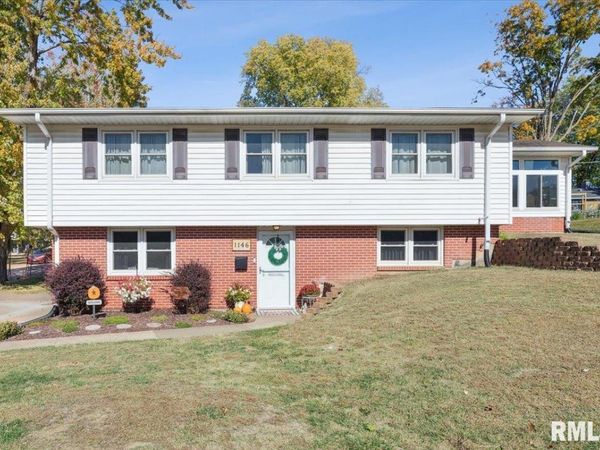 1146 6TH Avenue N, Clinton, IA 52732