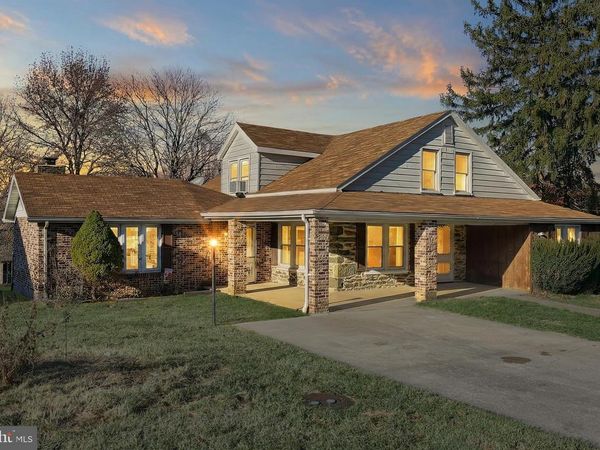 9446 E SPRINGFIELD ROAD , SEVEN VALLEYS, PA 17360