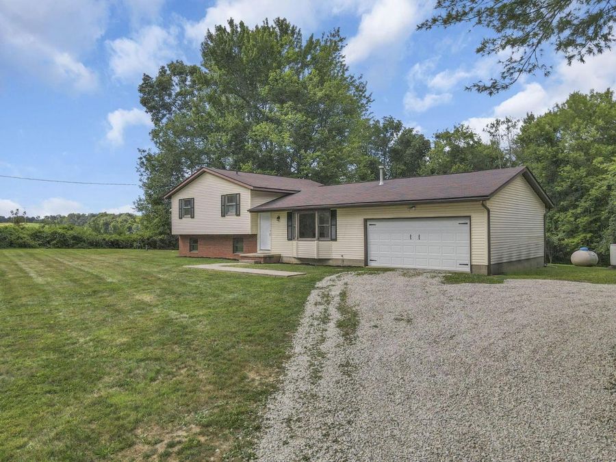 13590 Sand Hollow Road SE, Thornville, OH 43076 Photo 1