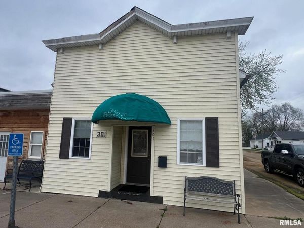 301 SALINA Street, Mccausland, IA 52758