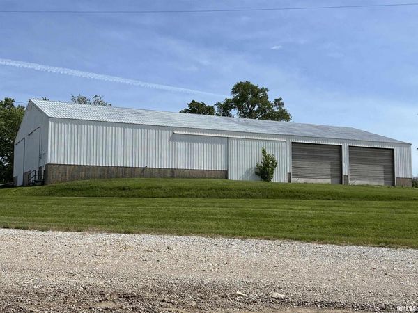 1 WESTERN Avenue, Stockton, IA 52769