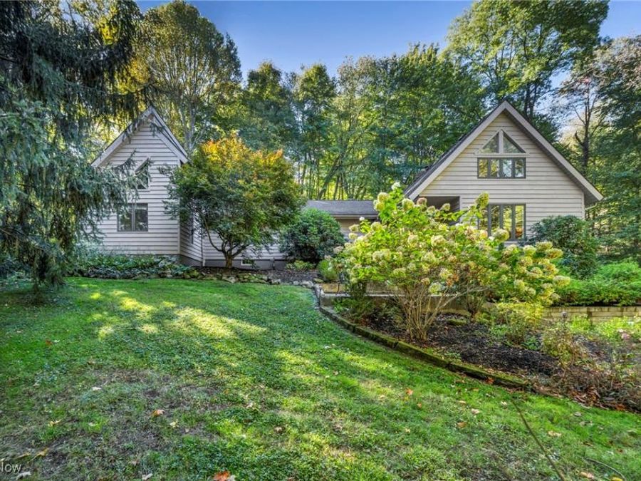 8405 Lucerne Drive , Chagrin Falls, OH 44023 Photo 1