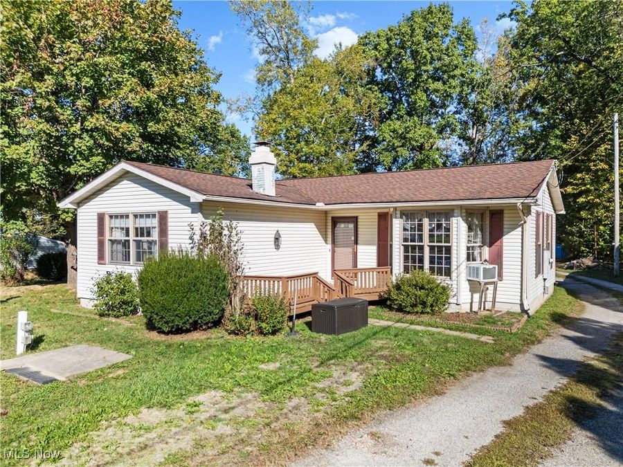 6969 Georgetown Street NE, East Canton, OH 44730 Photo 1