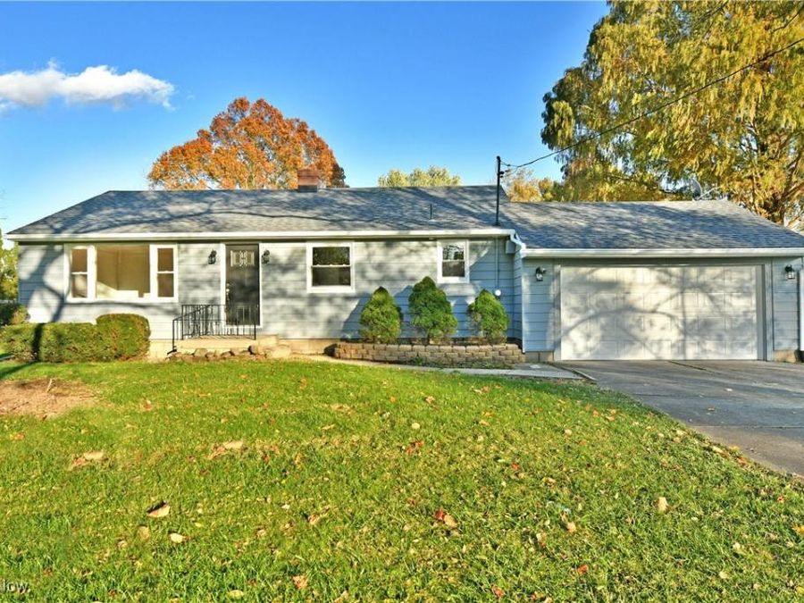 2352 Hoagland Blackstub Road , Warren, OH 44481 Photo 1