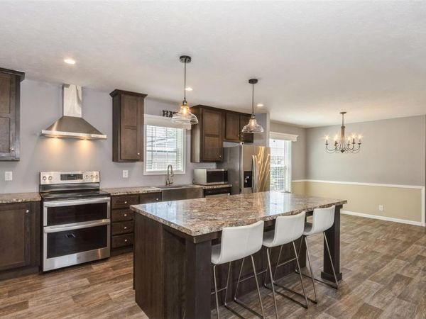 322 Mosswood Ln, Iowa City, IA 52246