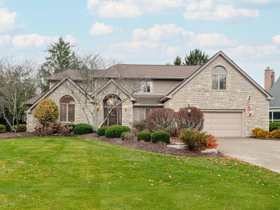 211 Crossing Creek N, Gahanna, OH 43230 Photo 1