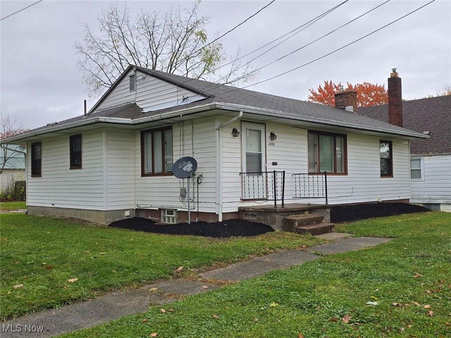2002 Bancroft Avenue , Youngstown, OH 44514 Photo 1