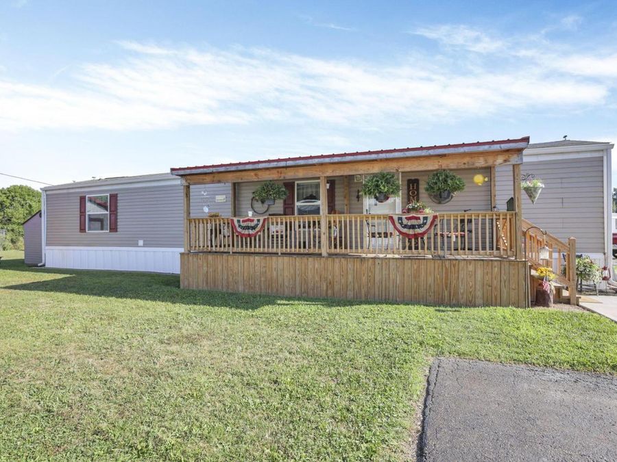 107 Greenbriar Lane W, Unit Lot 4, Hebron, OH 43025 Photo 1