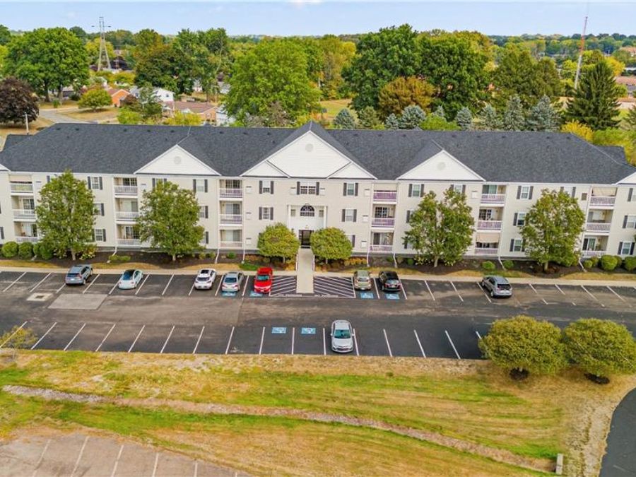 4703 Hills and Dales Road NW, Unit 304, Canton, OH 44718 Photo 1