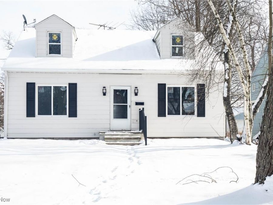 1093 Valdes Avenue , Akron, OH 44320 Photo 1