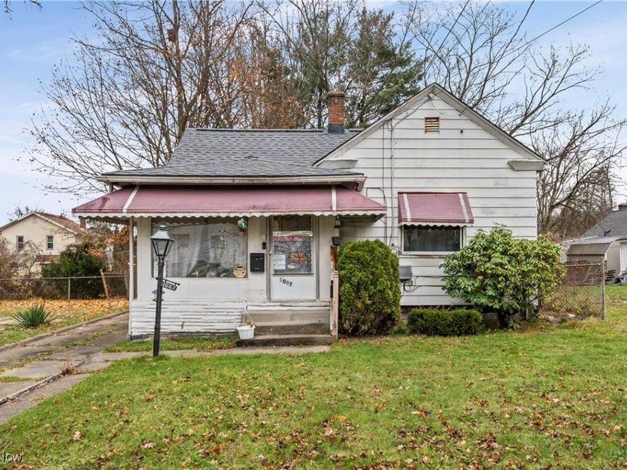 1067 Mercer Avenue , Akron, OH 44320 Photo 1