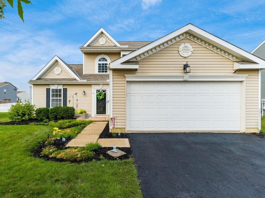 9 Hawthorne Drive , Ashville, OH 43103 Photo 1