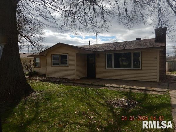 2320 10TH Street, Silvis, IL 61282