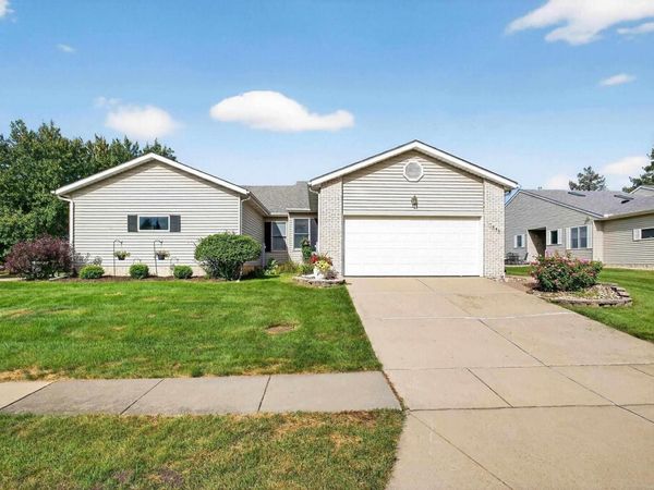 3988 PARTRIDGE Circle, Bettendorf, IA 52722