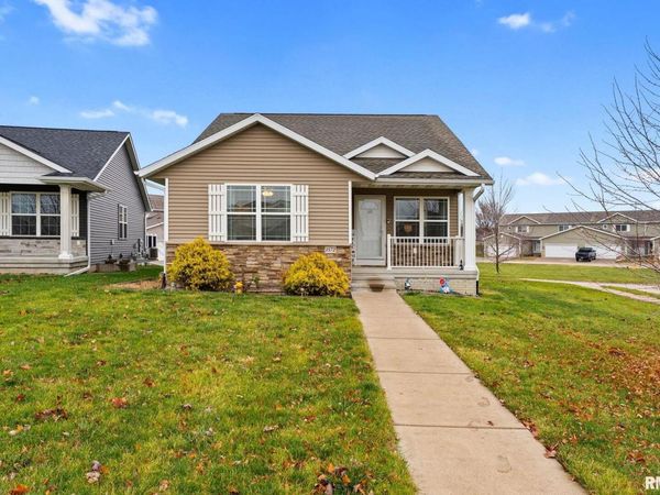 1572 Olde Brandy Ln Lane , Davenport, IA 52807