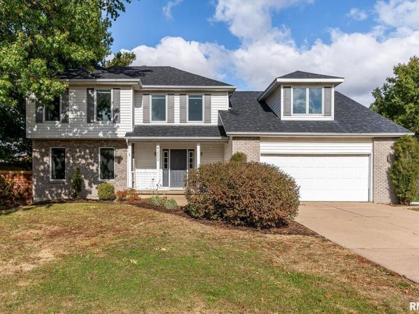 4200 Belmont Road, Bettendorf, IA 52722
