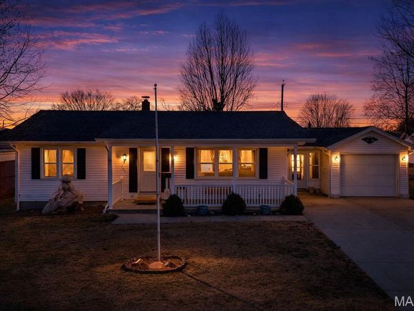 228 Charles Street , Red Bud, IL 62278