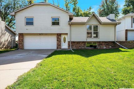 15431 Douglas Circle, Omaha, NE 68154