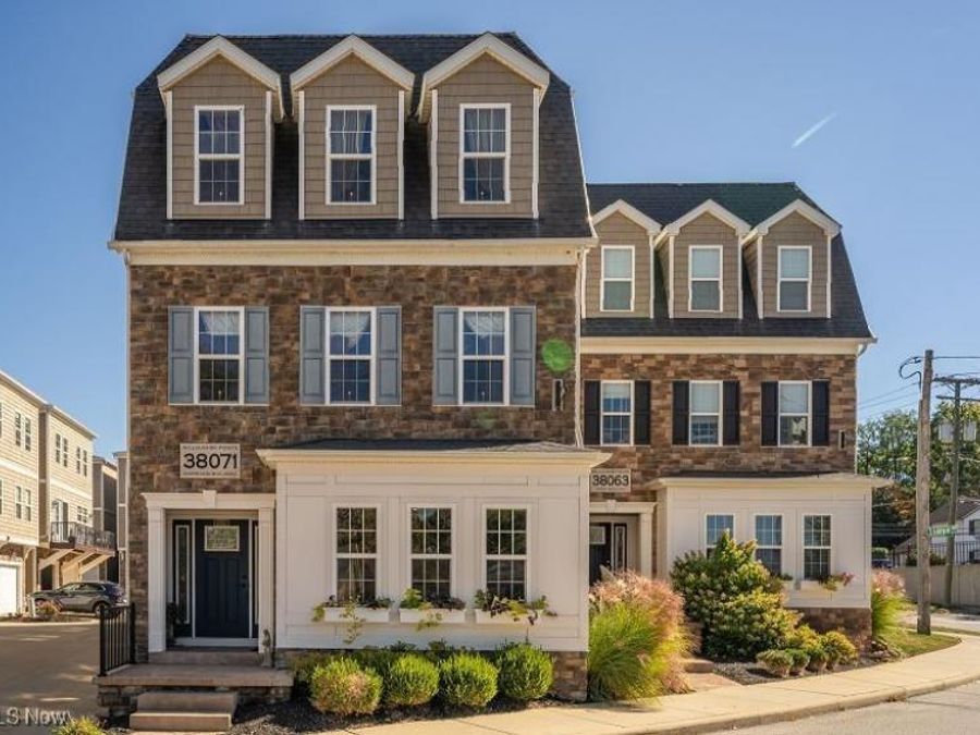 38071 Euclid Avenue , Unit 2, Willoughby, OH 44094 Photo 1