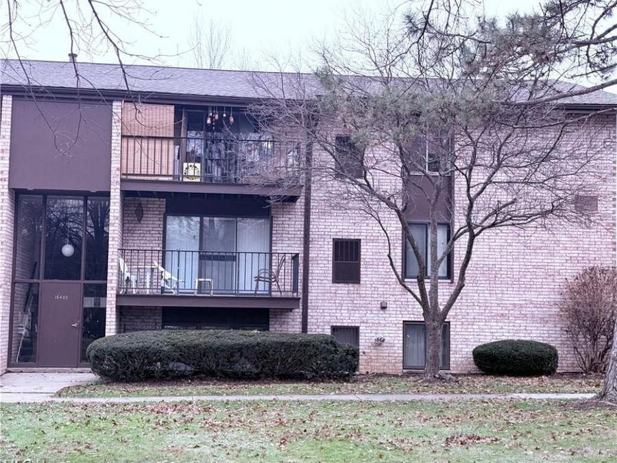 16400 Heather Lane , Unit 302, Cleveland, OH 44130 Photo 1