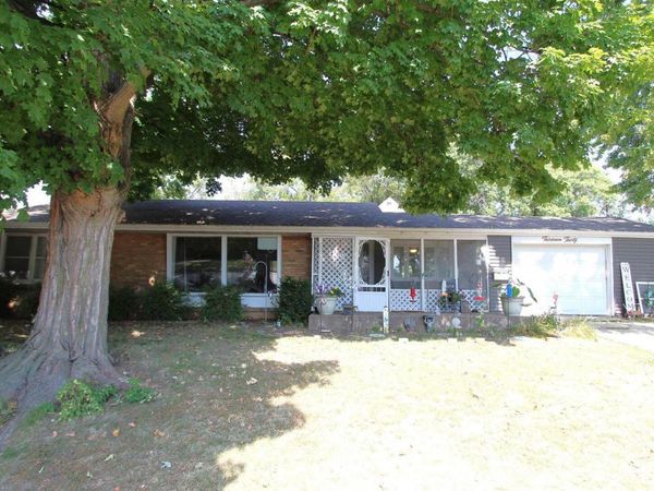 1330 FLORENCE Avenue, Clinton, IA 52732